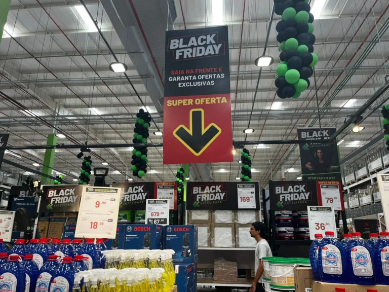 black friday: lojas físicas ampliam horário e promoções para atrair clientes