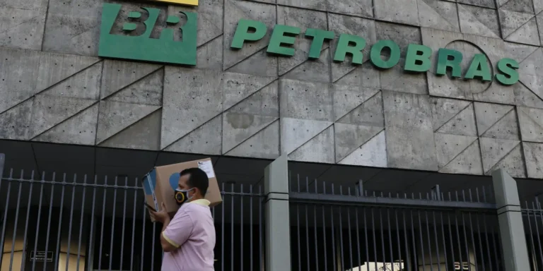 plano da petrobras 2026 2030 prevê us$ 109 bi, 311 mil empregos e r$ 1,4 tri