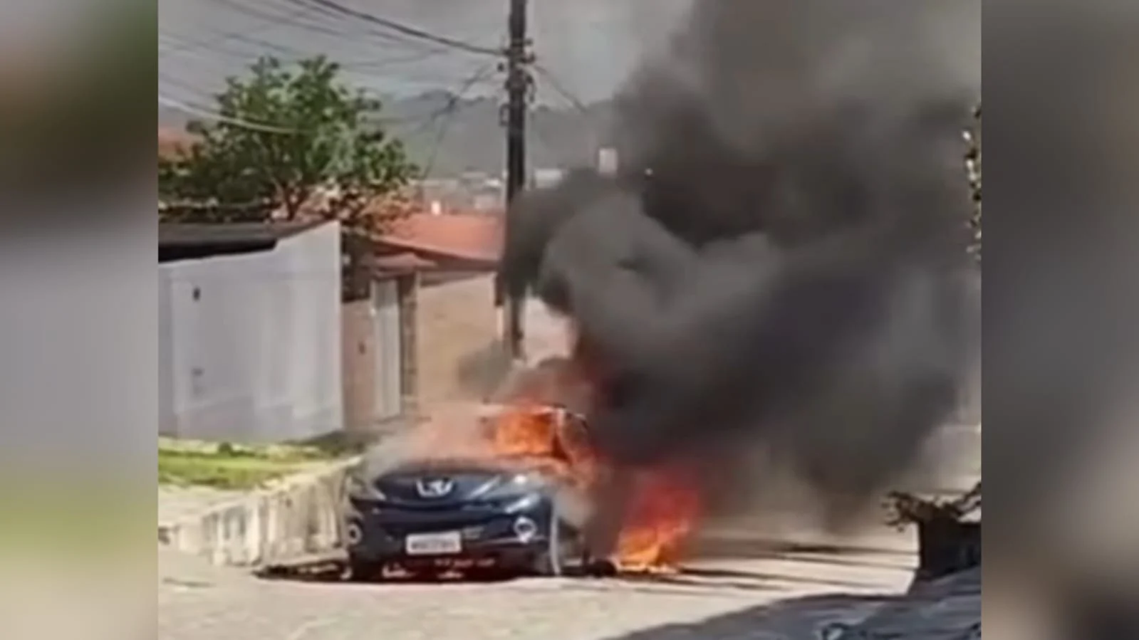 vídeo chocante: carro é completamente destruído por incêndio no valentina, em joão pessoa