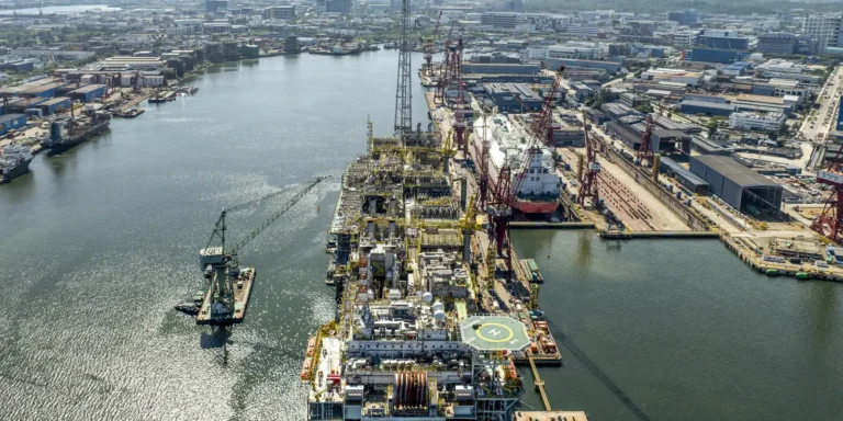 petrobras: sem dividendos extraordinários no curto prazo, dívida mira us$65 bi