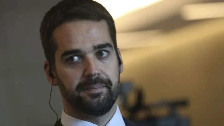 eduardo leite projeta 2026 e diz que tarcísio deve deixar bolsonarismo e vir ao centro