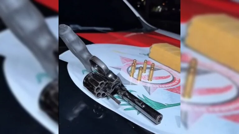 homem detido com 1 kg de maconha e arma em mangabeira viii, joão pessoa, polícia age