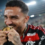 danilo, filho de caminhoneiro, faz história e brilha no panteão de ídolos do flamengo na libertadores