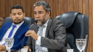 adriano martins entubado