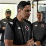 botafogo pb: treinador bernardo franco projeta pré temporada de sucesso e elogia estrutura