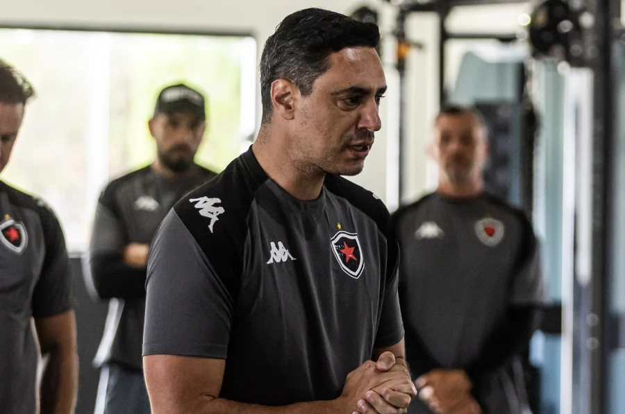 botafogo pb: treinador bernardo franco projeta pré temporada de sucesso e elogia estrutura