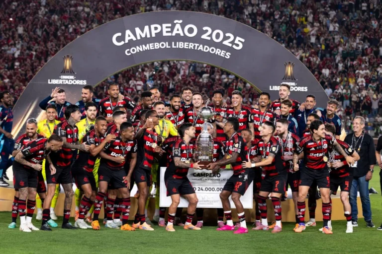 libertadores: flamengo é tetracampeão e supera palmeiras em prêmios com r$ 342 milhões