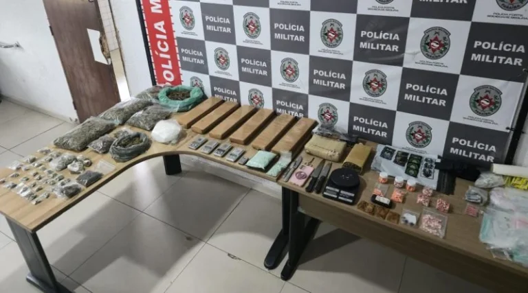 mulher presa com 11kg de maconha e skank em centro de distribuição de drogas em joão pessoa