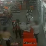 vídeo chocante: funcionária é baleada em assalto a farmácia em campina grande