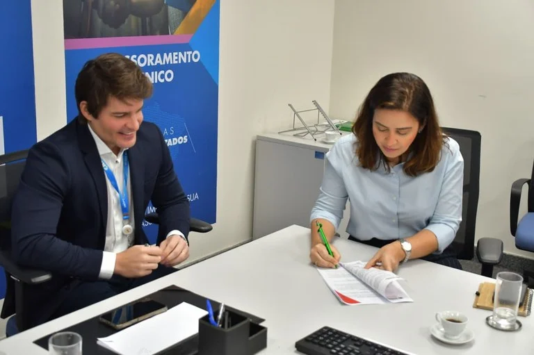 abono natalino paraíba 2025: governo e caixa assinam convênio para pagar r$ 64 a 600 mil famílias