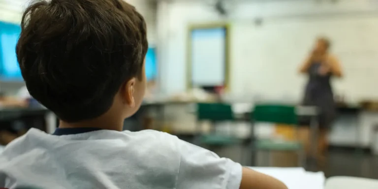 mec mira 100% de escolas integrais até 2026 e amplia metas de alfabetização e internet