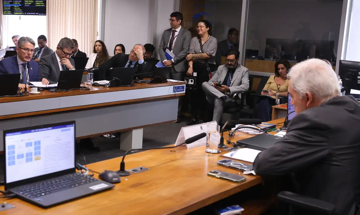 ccj do senado adia votação do pl antifascismo para 10 de dezembro