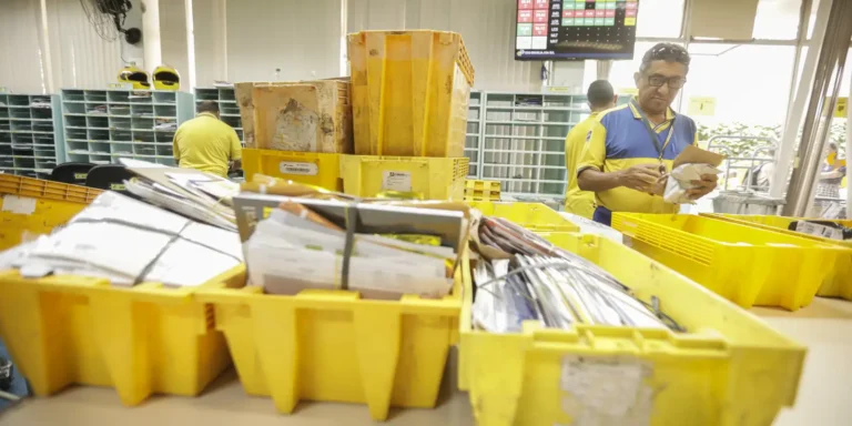 tesouro nacional barra empréstimo de r$ 20 bi dos correios por juros altos