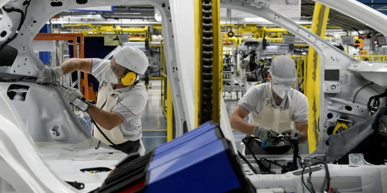 economia brasileira: pib cresce 0,1% no 3º trimestre, impulsionado por indústria e serviços