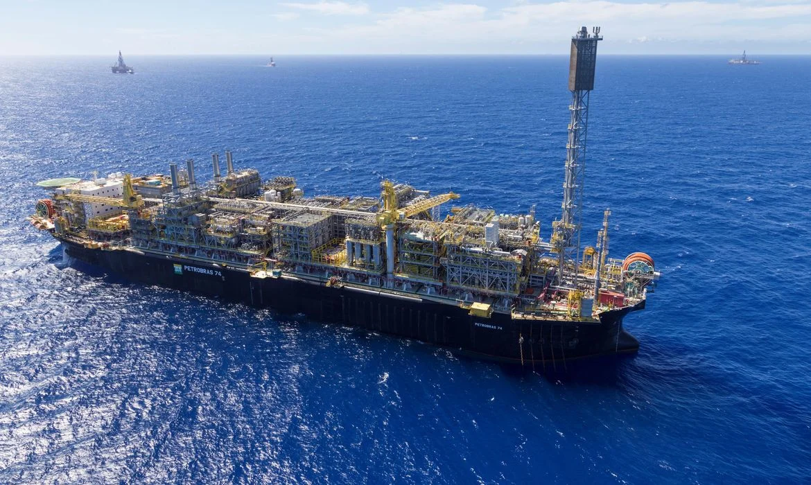 petrobras turbina fatias em campos do pré sal em leilão bilionário