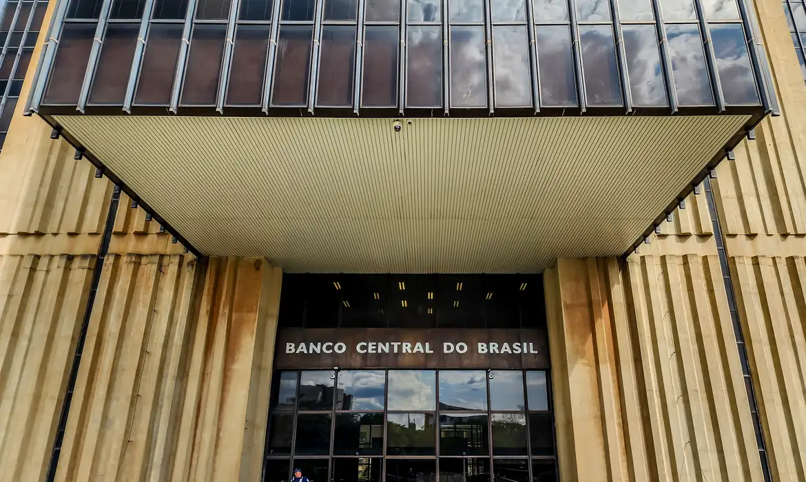 bc mantém selic em 15% pela 4ª vez: juros altos persistem e mercado espera novidades