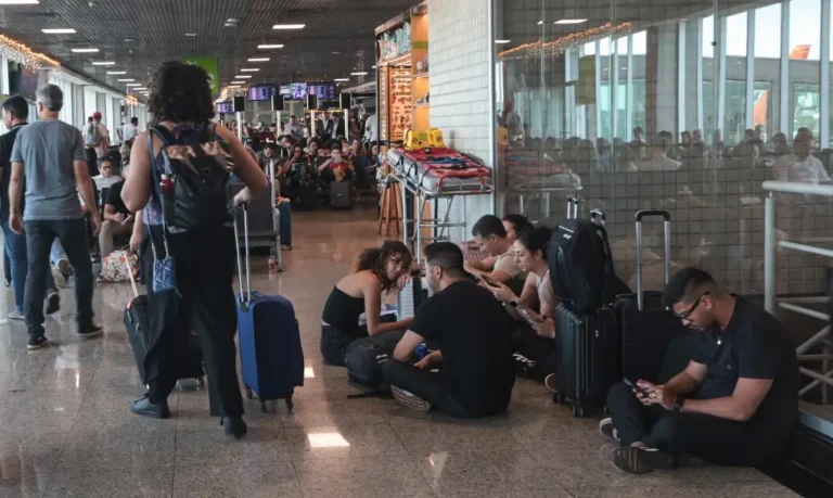 congonhas: 110 voos cancelados por ciclone deixam passageiros exaustos e sem suporte