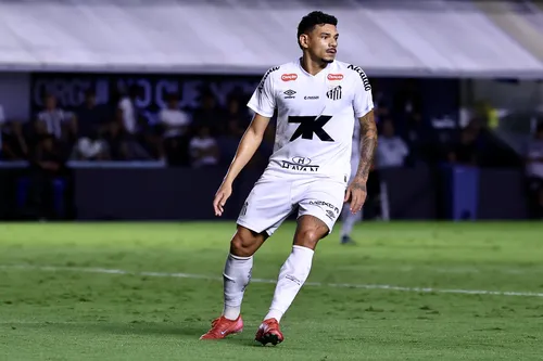 tiquinho soares no coritiba em 2026? atacante em baixa no santos pode ser reforço para o coxa na elite do futebol