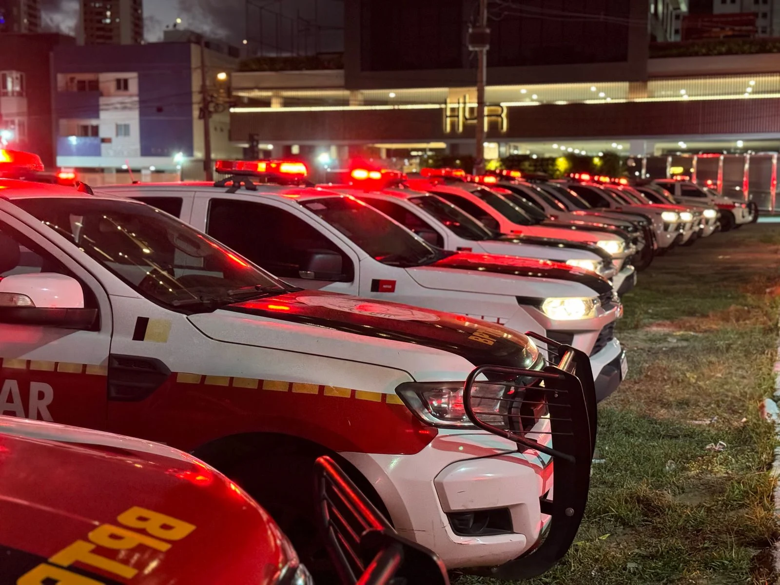 alto do mateus em choque: jovem executado a tiros e outro ferido em ataque violento