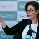 carla zambelli renuncia ao mandato na câmara após decisão do stf e evita posse de suplente ligado a movimentos de extrema direita