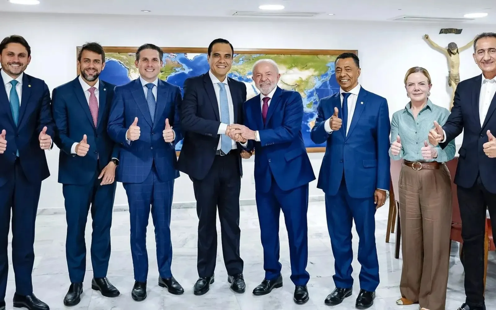 lula nomeia gustavo feliciano ministro do turismo, impulsionando damião feliciano rumo à reeleição