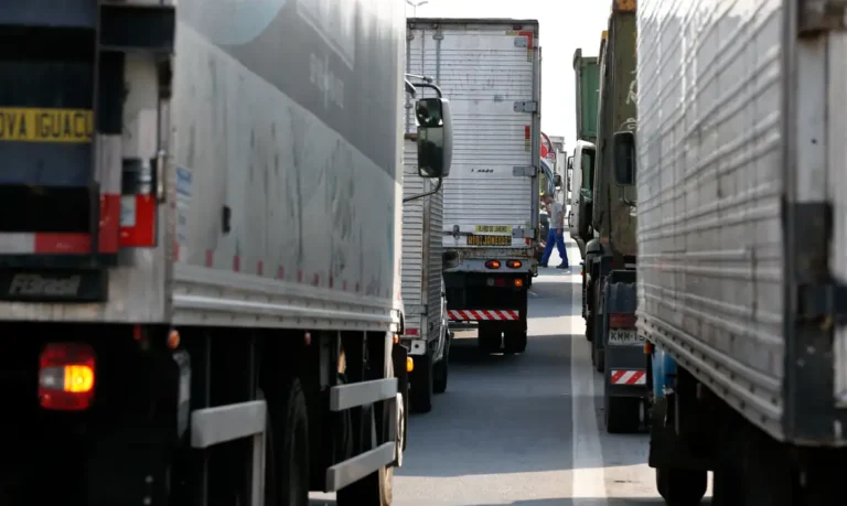 crédito de r$ 6 bilhões para caminhões novos e seminovos: veja como conseguir!