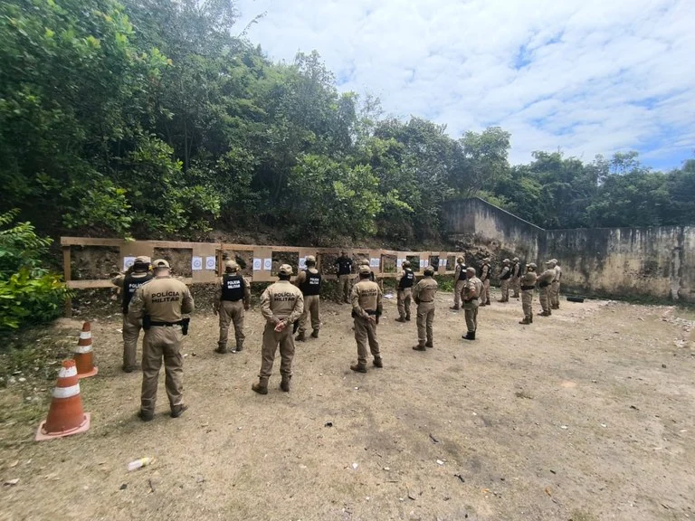 casa militar pb capacita gosp em tiro com pistola beretta apx