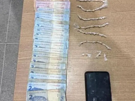 pm apreende suspeito de tráfico com drogas e dinheiro em bar de campina grande