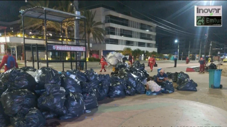 emlur recolhe 57 toneladas de lixo em praias após evento religioso