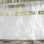 brasil cria 85,8 mil vagas em novembro: veja setores em alta e salário médio