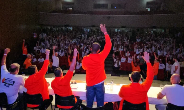 petroleiros do norte fluminense encerram greve de 16 dias após acordo com petrobras