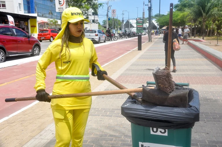 réveillon: 500 agentes de limpeza na orla de joão pessoa