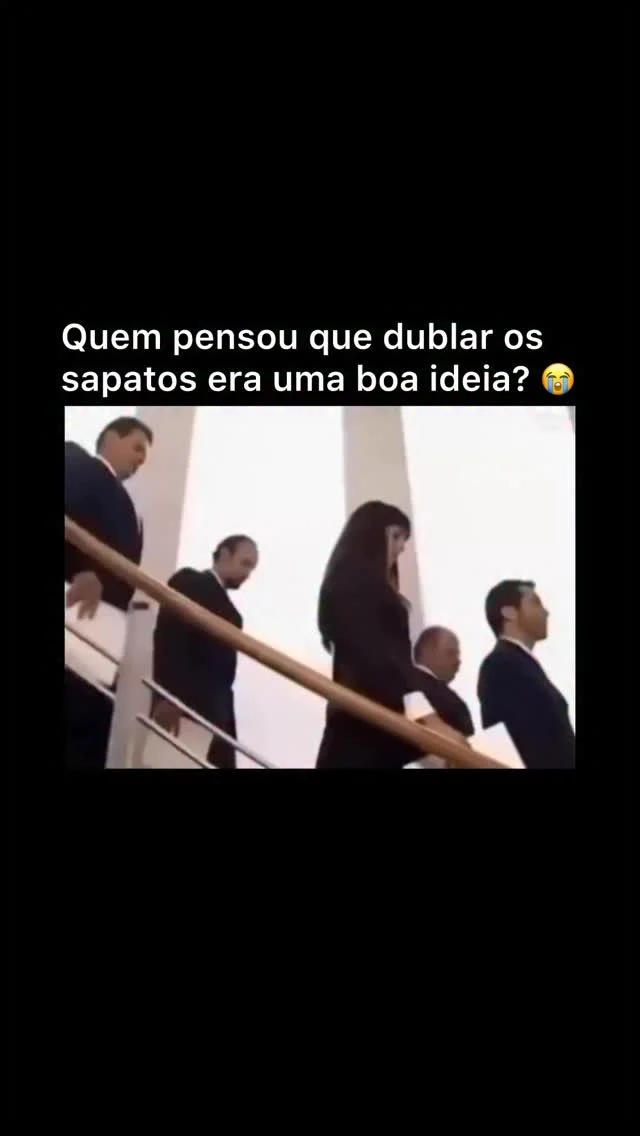 cena de rebelde viraliza por som exagerado dos passos e vira meme