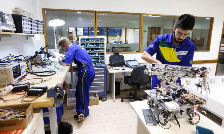 mec lança programa juros por educação para turbinar ensino técnico no brasil