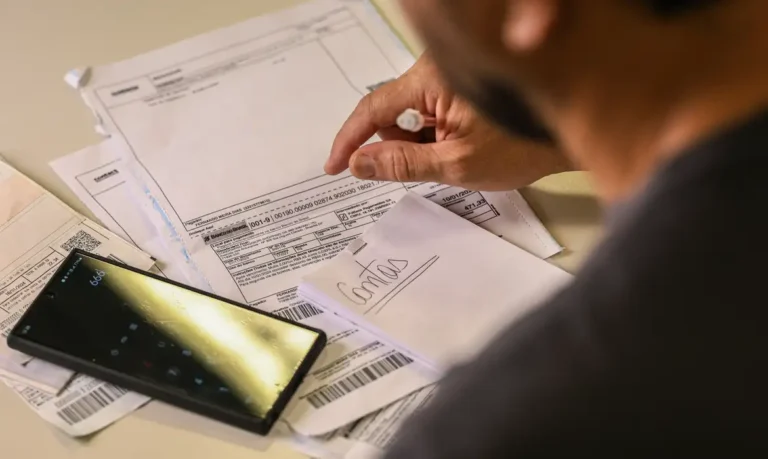 salário mínimo em r$ 1.621: novo valor vale a partir de quinta feira, veja o impacto!