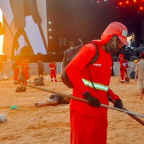 fim de ano em joão pessoa: agentes da emlur trabalham incansavelmente para deixar praias impecáveis para 2026