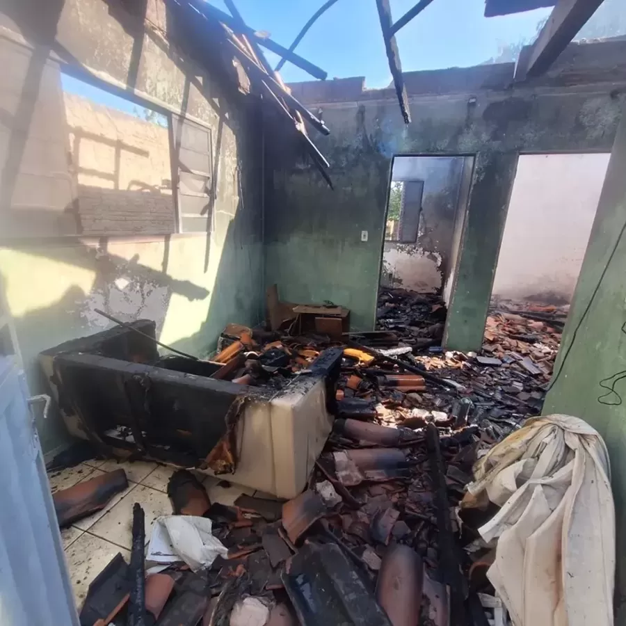 incêndio em sousa: residência é destruída e suspeito é detido pela polícia