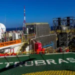 produção de petróleo e gás no brasil salta para 4,9 milhões de barris em novembro