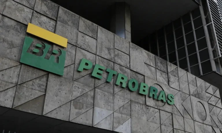 petrobras e vale: gigantes fecham acordo para diesel s10 e futuro de baixo carbono
