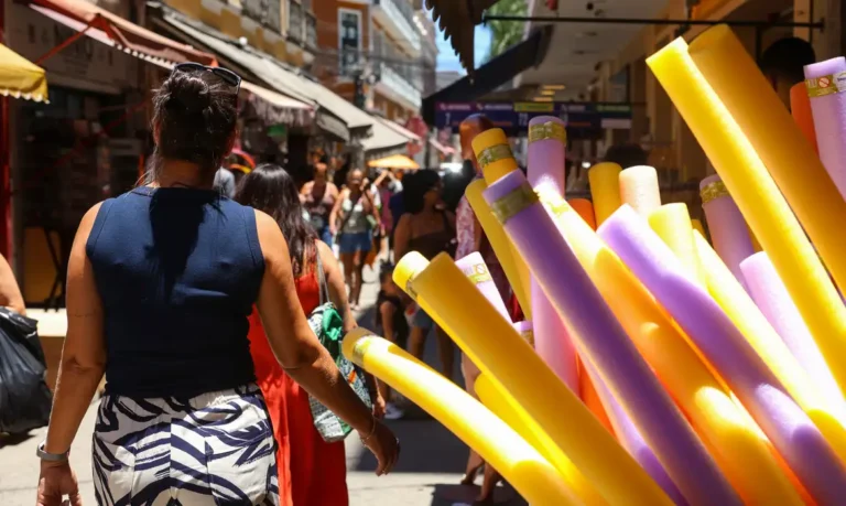 feriados 2024: comércio do rio pode perder r$ 2 bilhões com paralisações