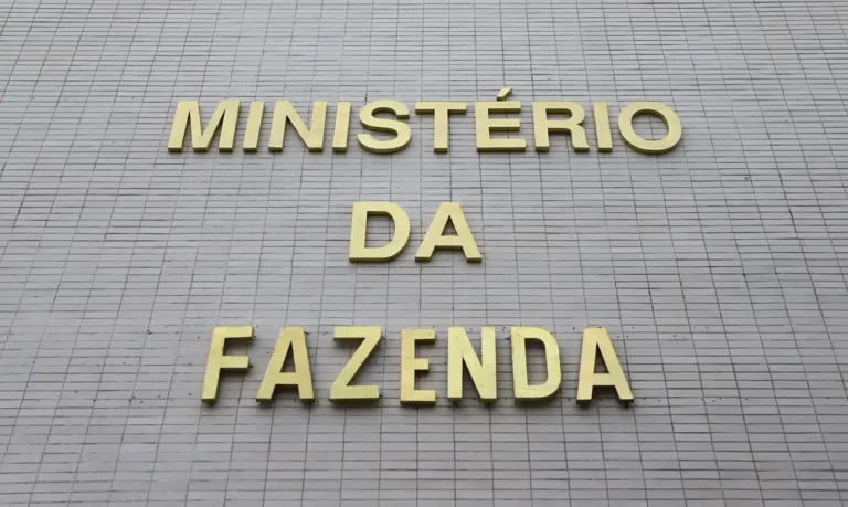 fazenda comemora ipca de 4,26%: menor inflação do plano real em 2025!