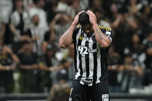 hulk desabafa sobre saída do galo: "não fui eu que me coloquei no mercado", diz atacante sobre imbróglio com atlético mg