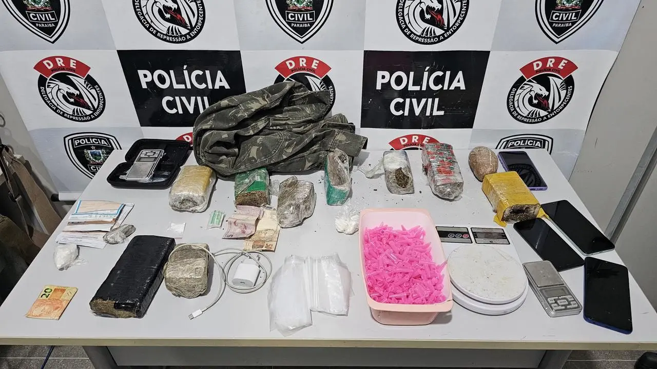 homem é preso em flagrante entregando drogas em campina grande, suspeito de roubos