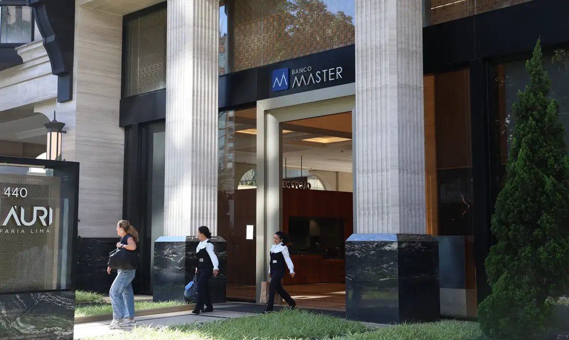 fgc libera pagamentos para clientes do banco master com até r$ 250 mil