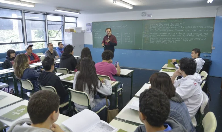 piso do magistério: professores da educação básica terão reajuste de 5,4% e piso de r$ 5,1 mil em 2026