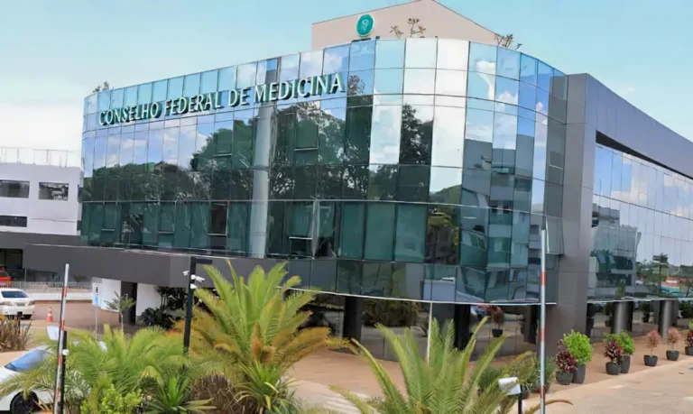 cfm estuda usar notas do enamed para barrar registro de médicos com formação deficiente