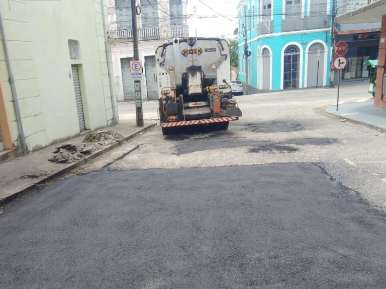 seinfra: tapa buracos e drenagem em 26 bairros de joão pessoa