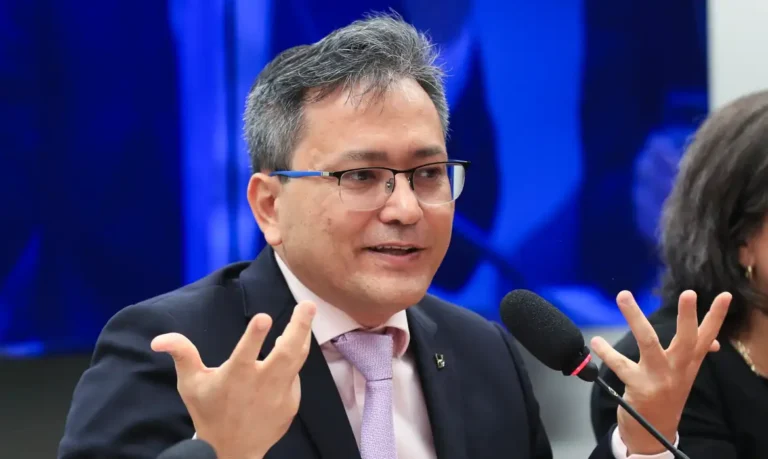 receita federal: r$ 200 bi em 2026 com cobrança amigável e rigor contra maus pagadores