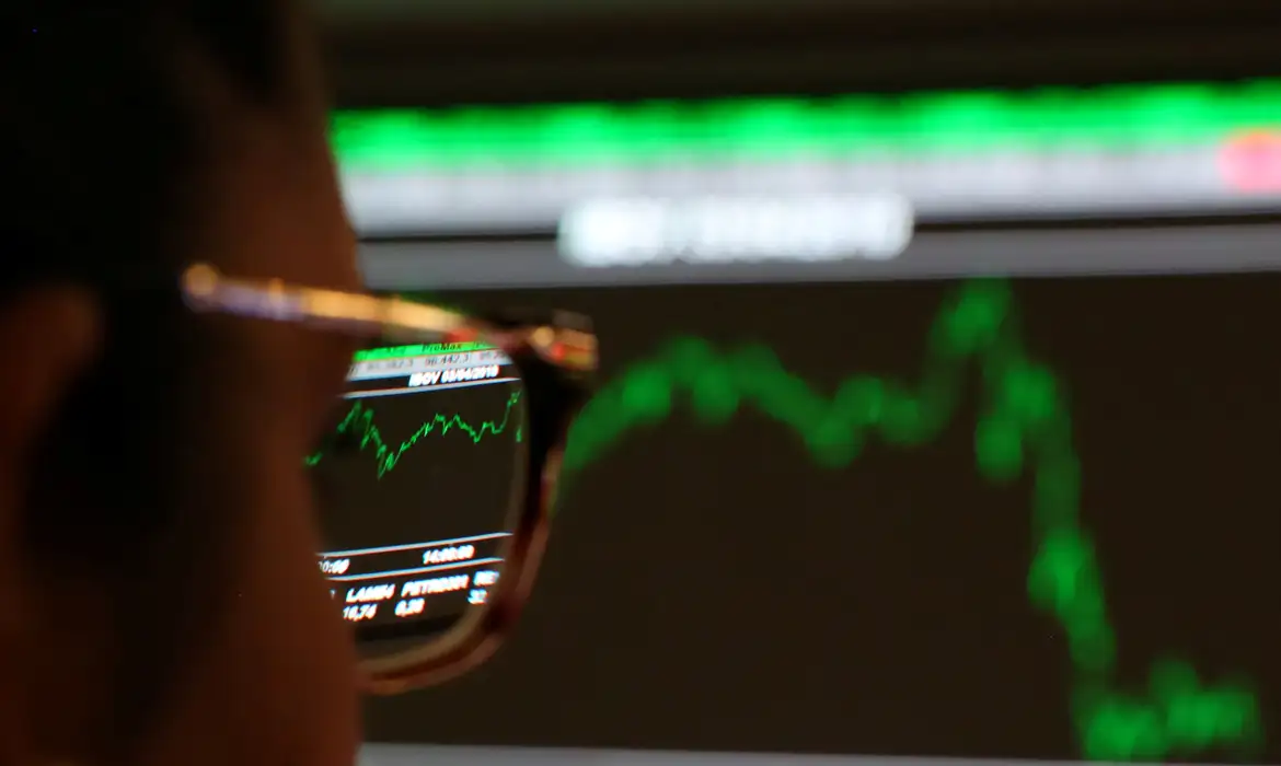 bolsa de valores dispara: ibovespa supera 178 mil pontos e fecha semana com alta expressiva