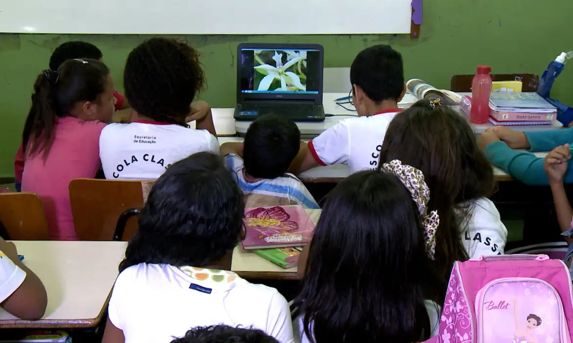 racismo na escola: tv brasil expõe desafios e soluções da lei 10.639/2003